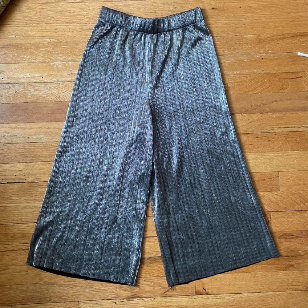 Zara Flowy Cropped Pants